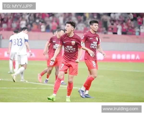 中国足球历史上的传奇球星与他们的辉煌成就回顾 中国足球历史上的传奇球星与他们的辉煌成就回顾