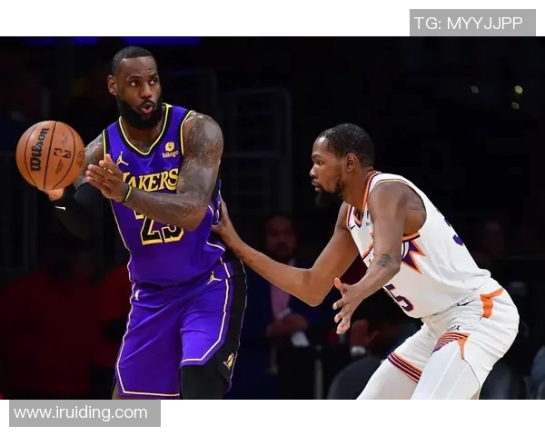 湖人詹姆斯领衔对决火箭球队展现篮球魅力与激情的巅峰对抗 湖人詹姆斯领衔对决火箭球队展现篮球魅力与激情的巅峰对抗