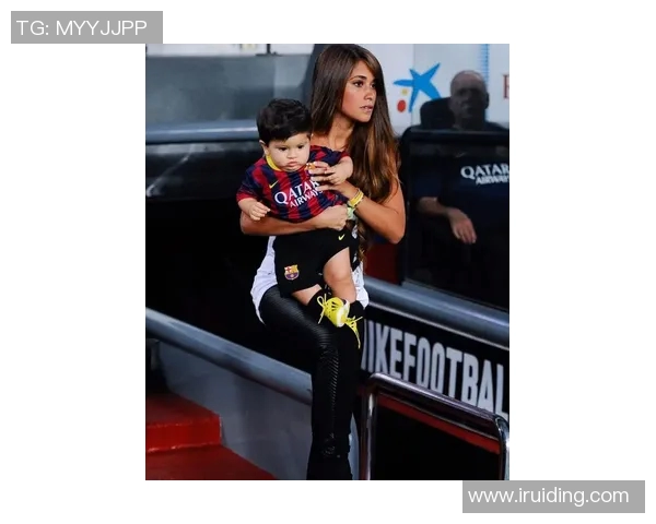 中国女生热衷欣赏足球明星照片背后的故事与情感分享